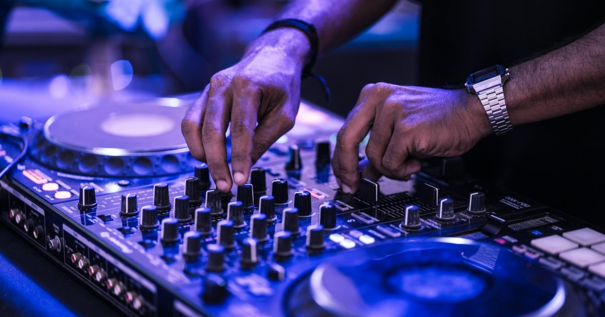 Software para rádio online com Auto DJ incluso