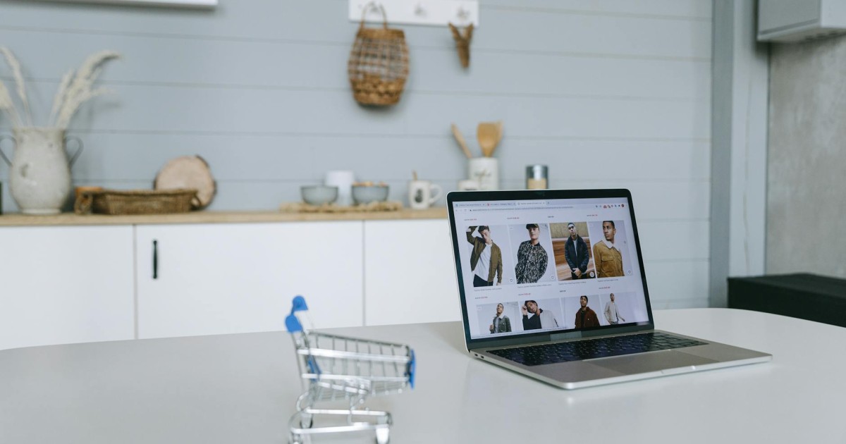 como integrar funcionalidades de e-commerce em sites prontos