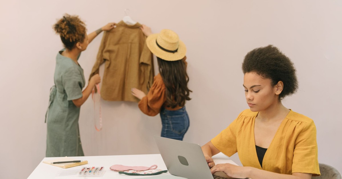 como iniciar um negócio online com sites prontos