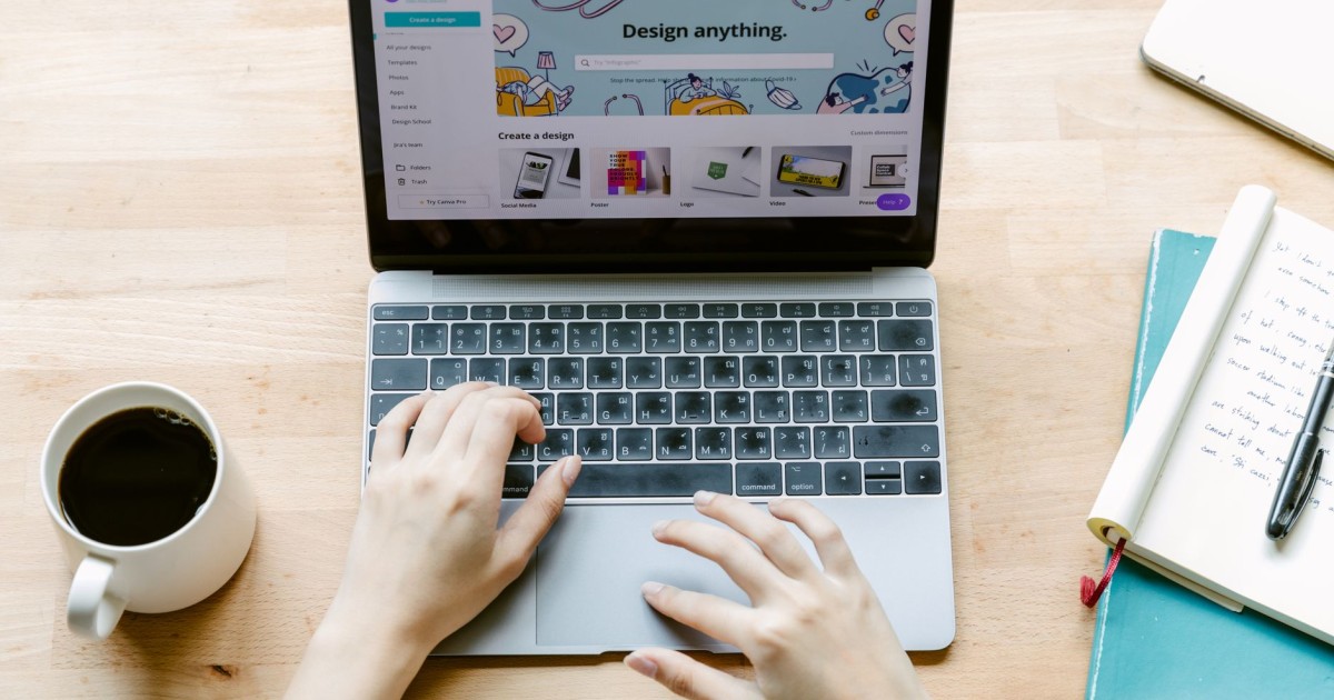 vantagens de usar CMS para gerenciar sites prontos